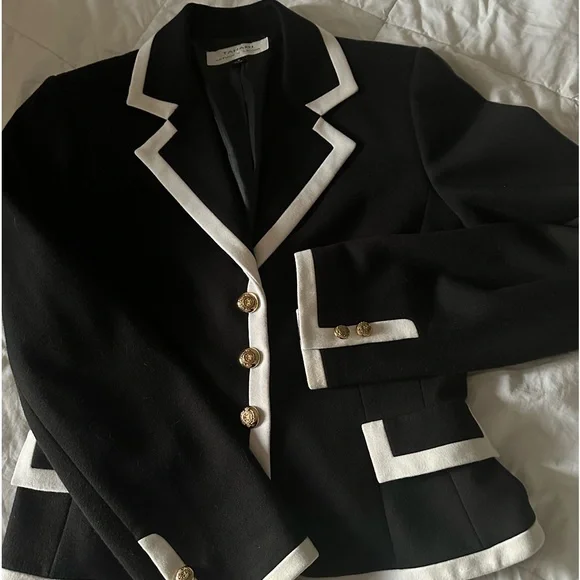 🌹 Tahari Blazer size 6 ✨ - Picture 1 of 5